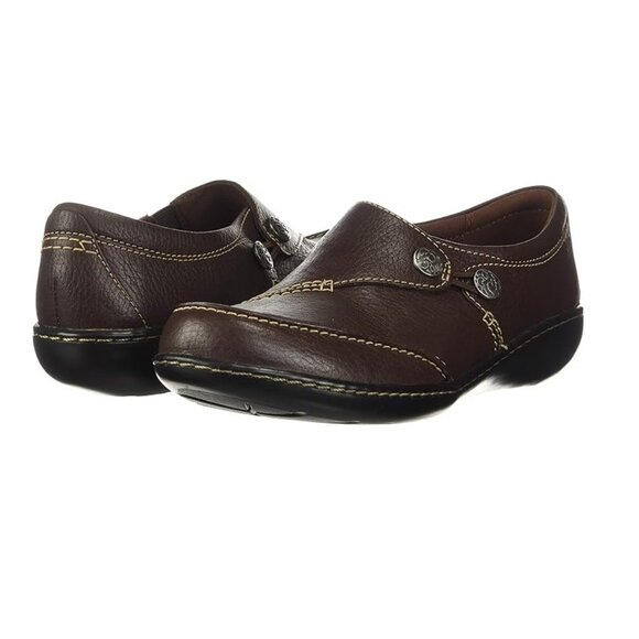 Clarks Shoes - Clarks Women's Ashland Lane Q Slip-On Leather Loafer in Redwood Size 9.5W